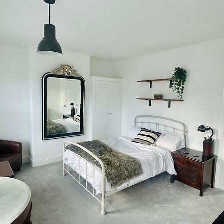 Newly Refurbished City Centre House With Parking Exeter Exteriér fotografie