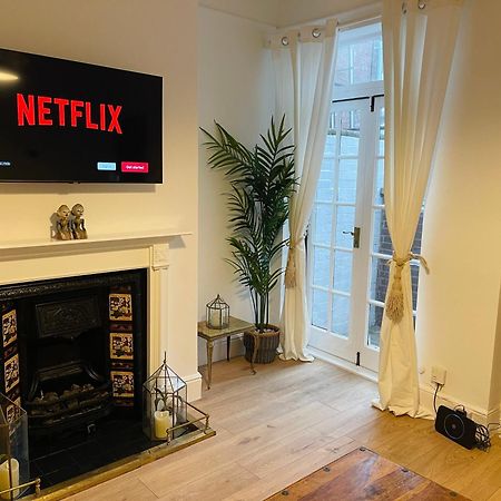 Newly Refurbished City Centre House With Parking Exeter Exteriér fotografie