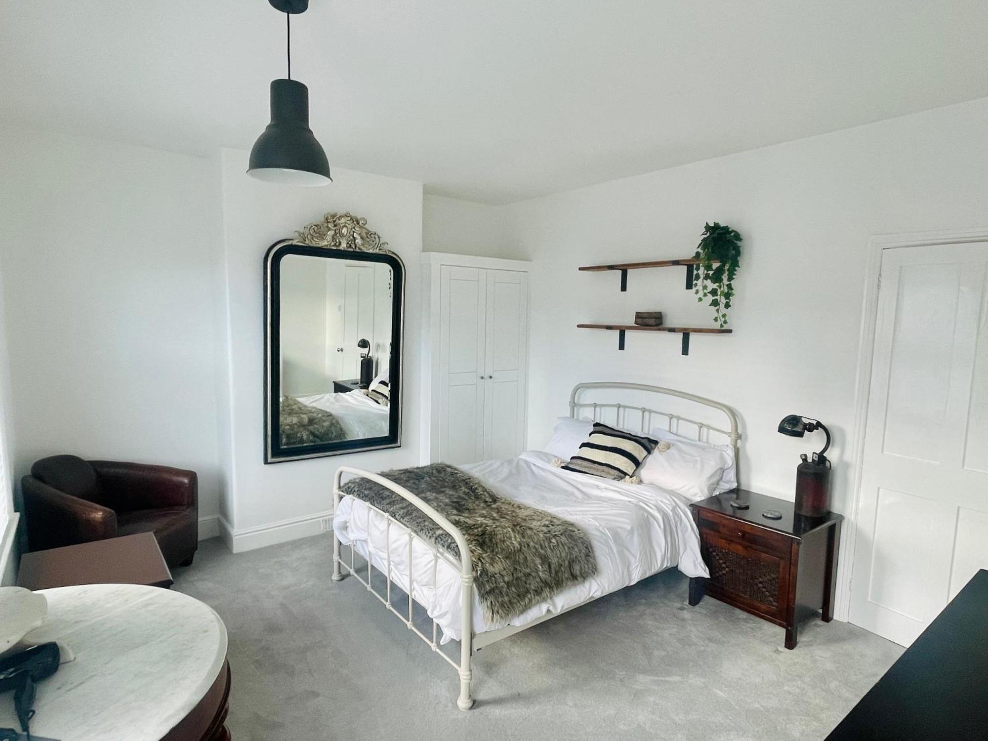 Newly Refurbished City Centre House With Parking Exeter Exteriér fotografie