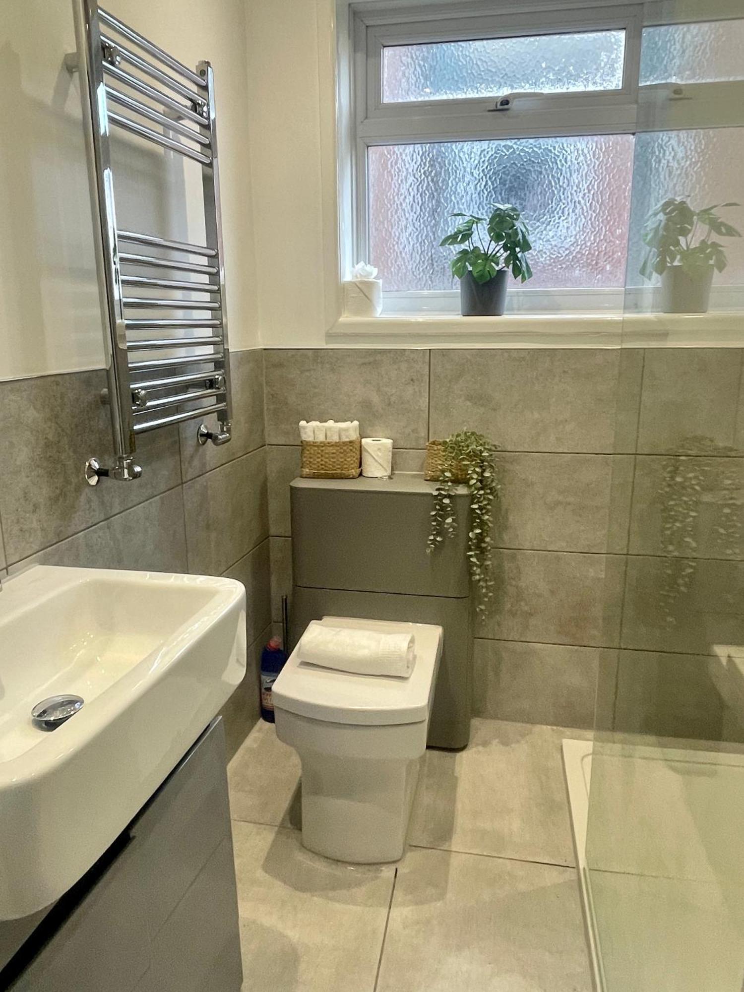 Newly Refurbished City Centre House With Parking Exeter Exteriér fotografie