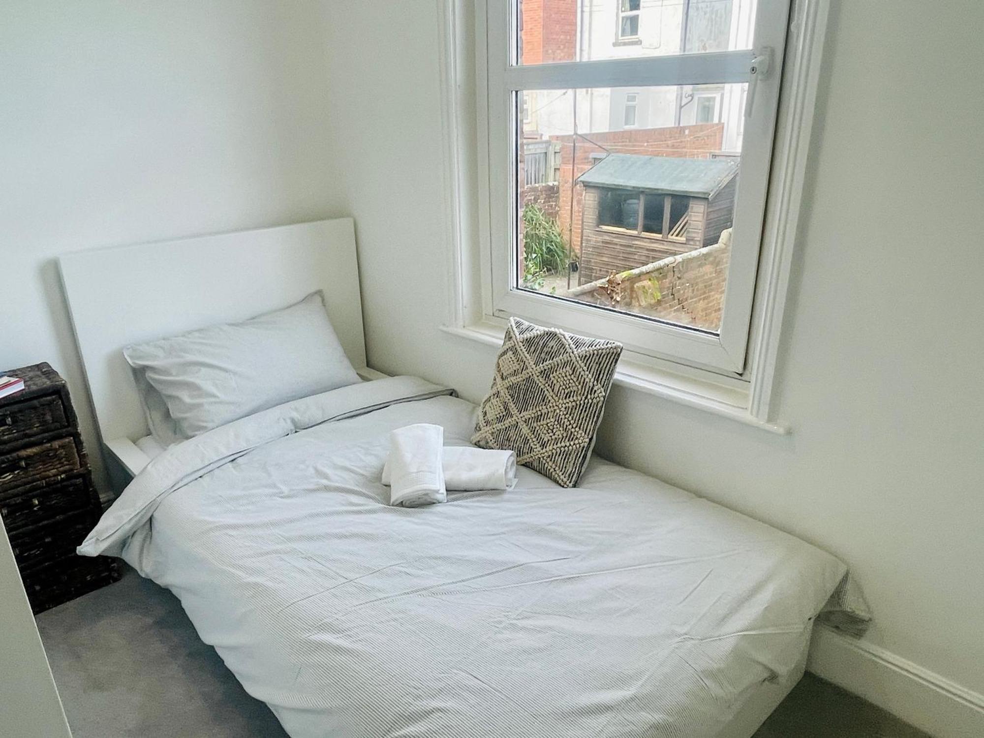 Newly Refurbished City Centre House With Parking Exeter Exteriér fotografie
